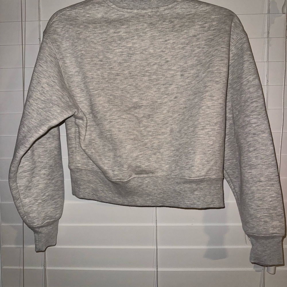 Gray Cropped Sweatshirt and Shorts - Picture 3 of 5